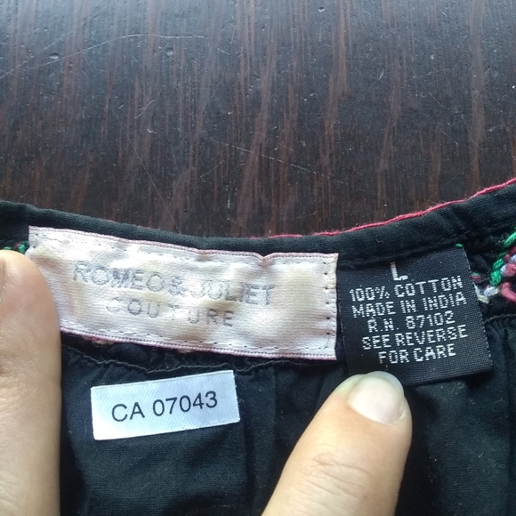 Embroidered peasant top - Picture 7 of 9